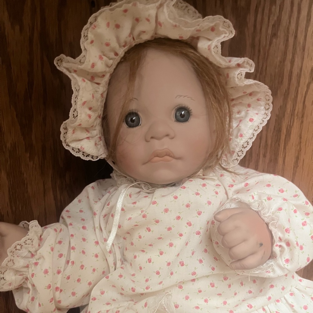 LLYOD AND LEE MIDDLETON AUTHENTIC BABYDOLL 18 inc (used, good condition)